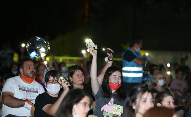 Uzun bir aradan sonra düzenlenen konserde vatandaşlar moral buldu