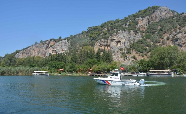 Dalyan’da jandarma ekiplerinden korona virüs uyarısı