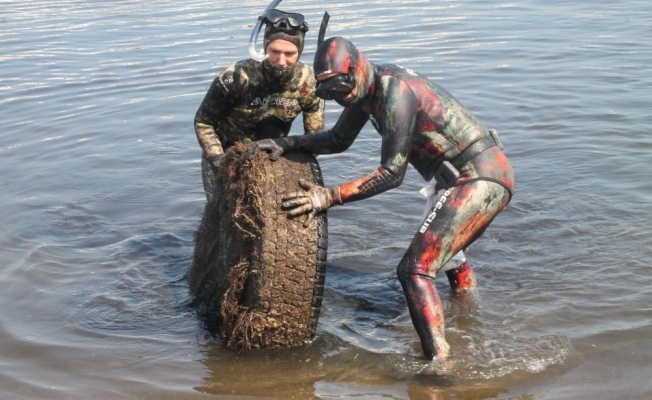 Denizden balık hariç her şey çıktı