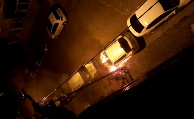 Gaziosmanpaşa’da bir otomobil kundaklandı