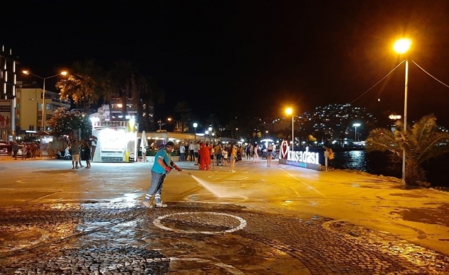 Kuşadası Belediyesi korona virüsle mücadeleye ara vermiyor
