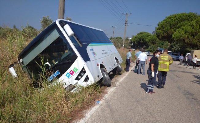 Yolcu midibüsü şarampole devrildi: 1 yaralı
