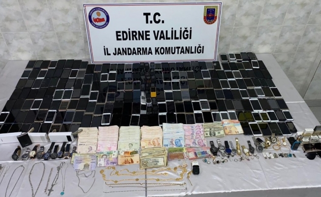 1. Derece Askeri Yasak Bölgede 3 Suriyeli kaçak göçmen yakalandı