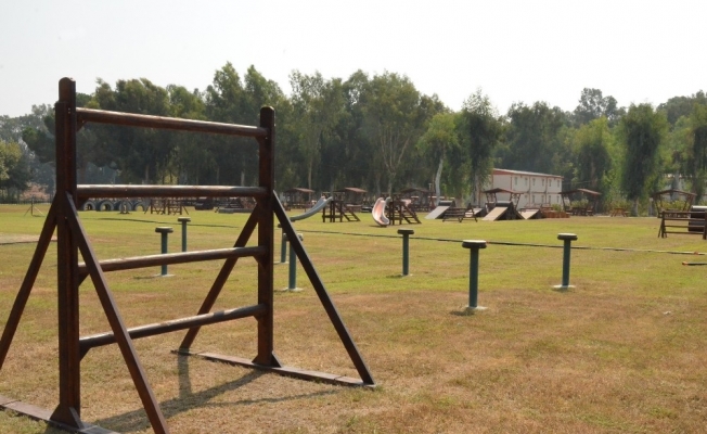 Geri dönüşüm atölyesinde üretilen ürünler dikkat çekiyor