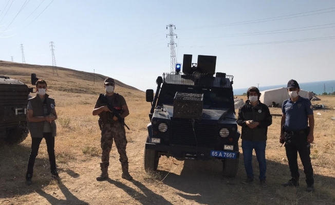 Van’da kafes avcısı polise takıldı