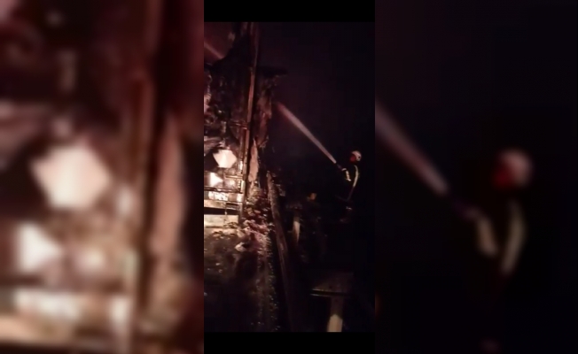 Zeytin yüklü tır yandı