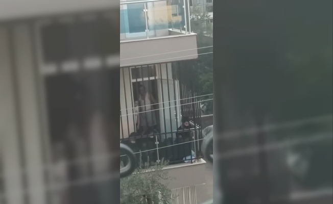 Antalya’da kafası balkon demirine sıkışan çocuğu itfaiye kurtardı