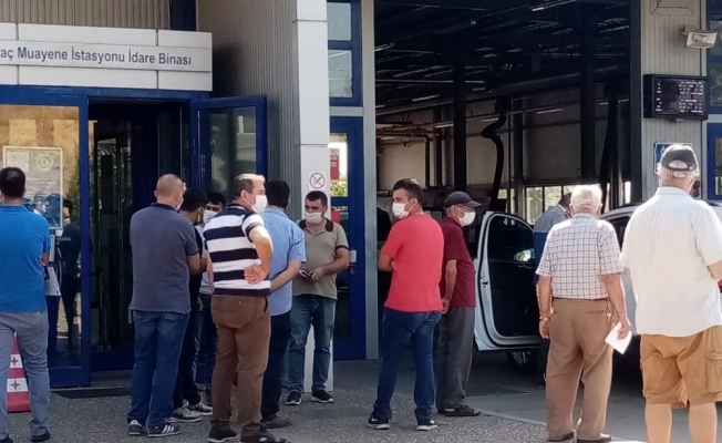 Araç muayenesinde sosyal mesafe yok oldu