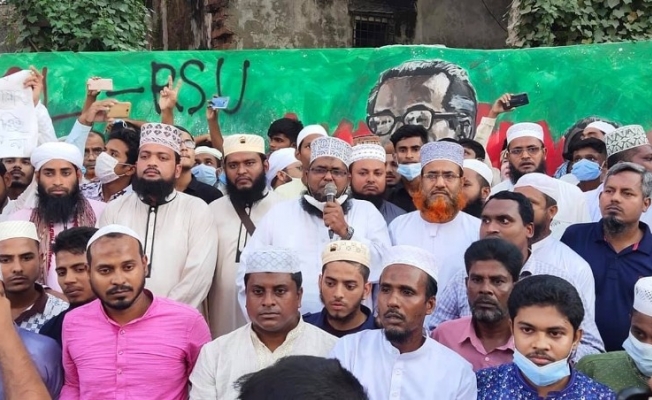 Bangladeş’te milyonlar Fransa’yı protesto etti