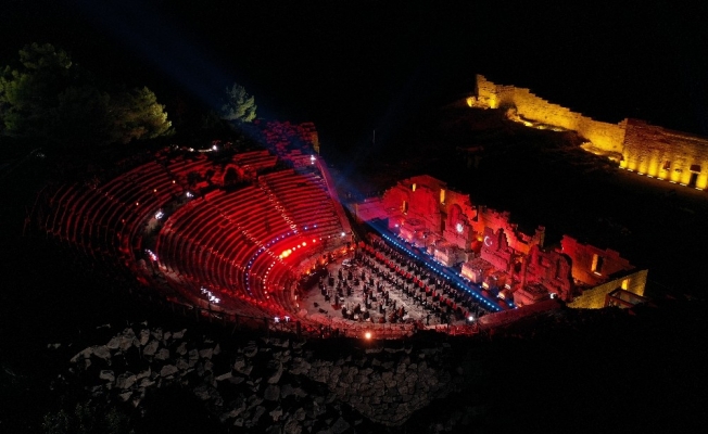 Büyük Cumhuriyet Konseri eşliğinde Galata Kulesi’nde mapping gösterisi