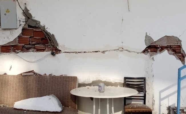 Didim’de iki binada hasar oluştu