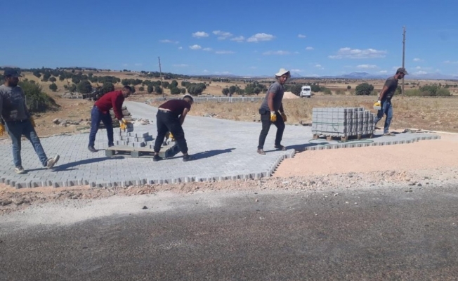 Diyarbakır Büyükşehir Belediyesi yol yapım çalışmalarına devam ediyor