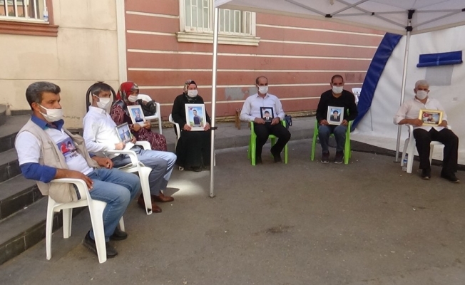 HDP önündeki ailelerin evlat nöbeti 395’inci gününde