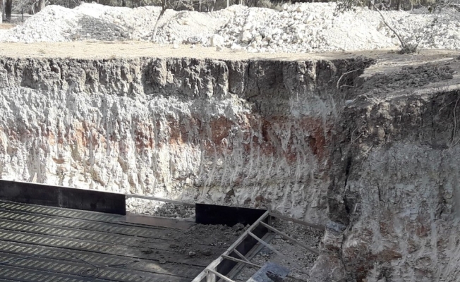 Hükumet konağı inşaatında toprak kaydı: 1 yaralı