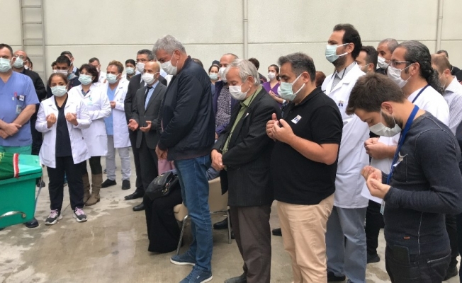 Manisa’da koronadan ölen hastane çalışanına hüzünlü veda