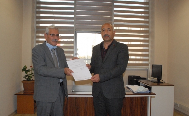 MHP Van İl Başkanı Güngöralp mazbatasını aldı