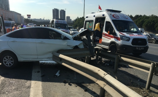 TEM’de kaza: 2’si polis 5 yaralı