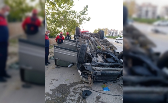 Ters dönen cip içerisinden yaralı olarak kurtarıldı