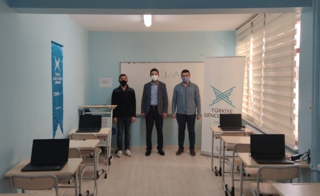 Uzaktan eğitim gören gençler için ‘EBA’ destek noktası’ oluşturuldu