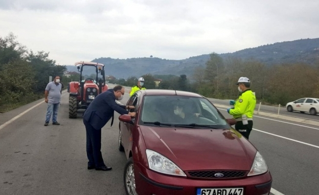 Vali Tutulmaz trafik kontrol noktasını denetledi