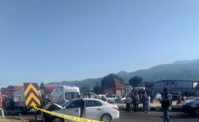 Yaşlı çifti trafik kazası ayırdı