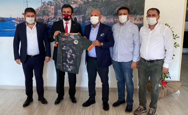 Alanyaspor’dan Yeni Müdür Yılmaz’a ziyaret