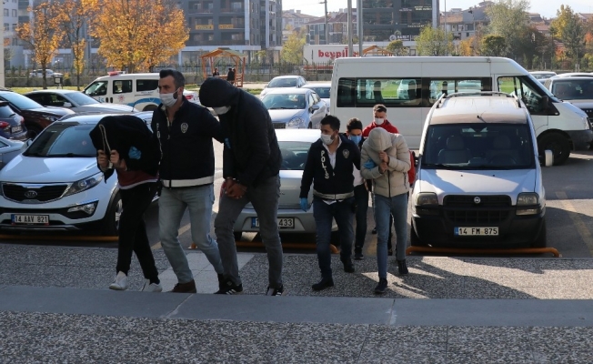 Bolu’da 100 bin lira değerinde kereste çalan 4 kişi adliyeye sevk edildi