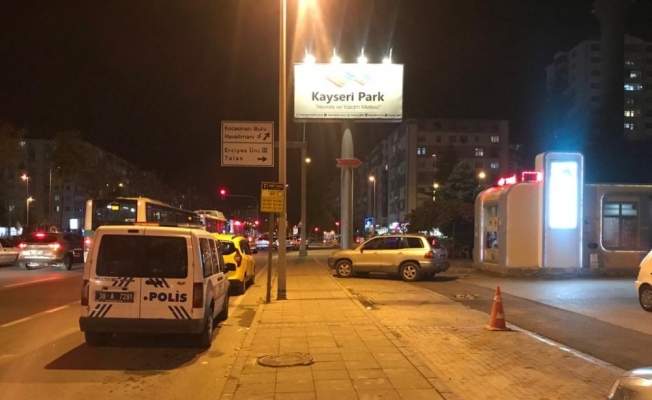 Camiden çıkan iş adamı silahlı saldırıya uğradı