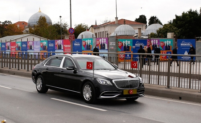 Cumhurbaşkanı Erdoğan, yazar Ahmet Kekeç’in mezarını ziyaret etti