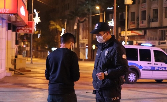 Denizli’de kısıtlamalarda sokağa çıkan gence 3 bin 150 TL cezai işlem uygulandı