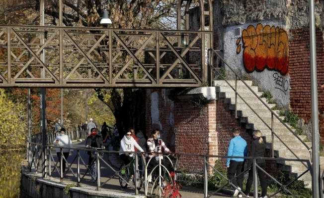 İtalya’da son 24 saatte 32 bin 616 yeni vaka