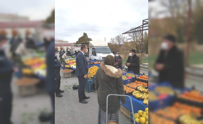 Kaymakam Güven’den pazar yerinde Covid-19 denetimi