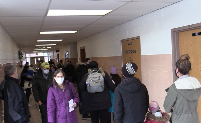 New Yorklular oy vermek için sandık başında