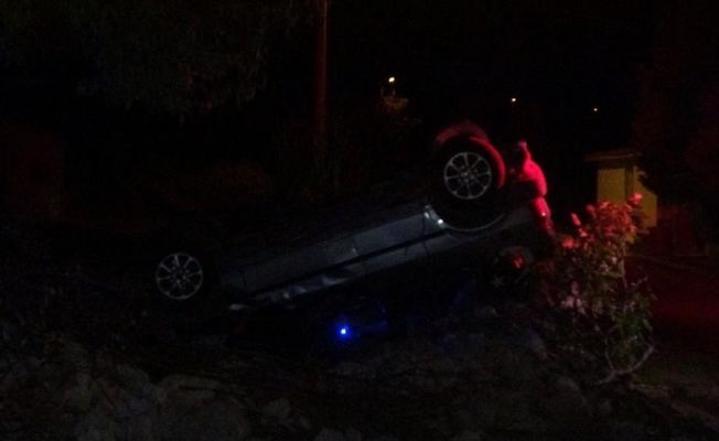 Otomobiliyle bahçeye uçan sürücü hayatını kaybetti