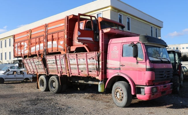 Şaşırtan görüntü, plastik bidonu yakıt deposu yaptılar