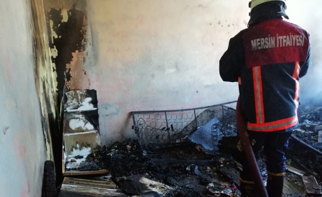 Tarsus’ta 2 ayrı yerde çıkan yangın hasara neden oldu