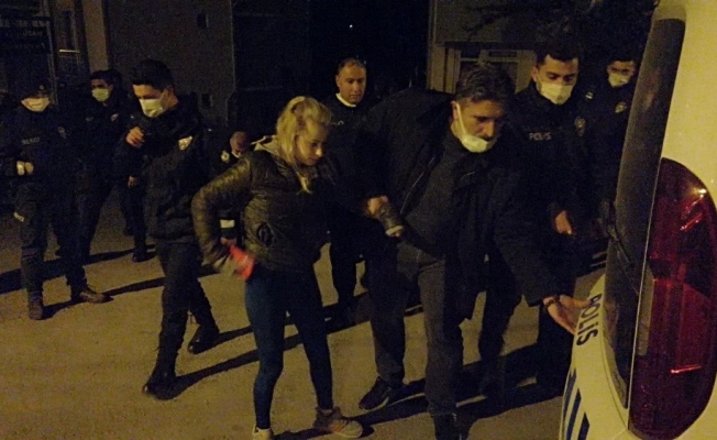 Tartıştığı kocasını sırtından bıçakladı