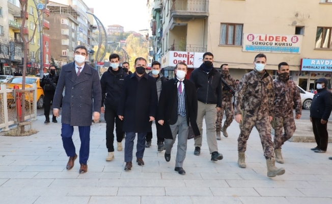 Vali Akbıyık’tan sosyal mesafe ve maske denetimi