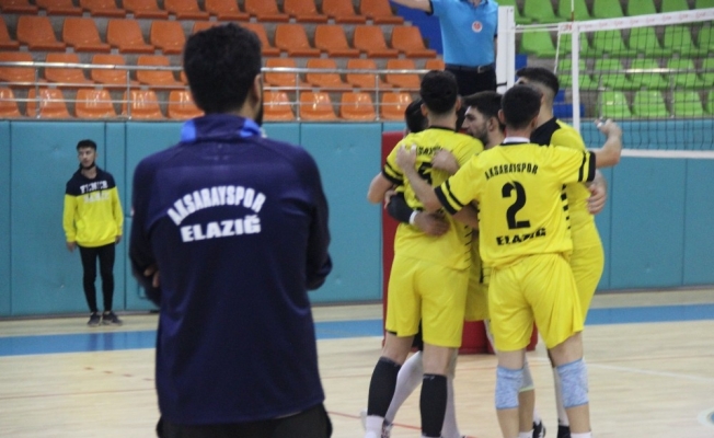 Voleybol 2. Lig: Elazığ Aksaray Gençlik: 0 - Seyhan Belediye: 3