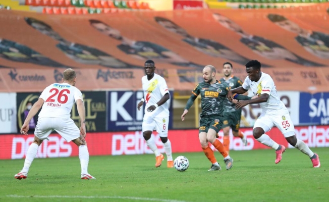 Alanyaspor evinde 1 puana razı oldu!