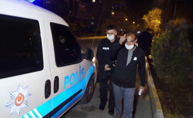 Hastane dönüşü yolda kalan vatandaşı evine polis bıraktı