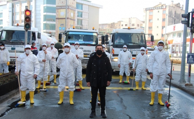 Nevşehir’de caddeler ’foşur foşur’ yıkandı