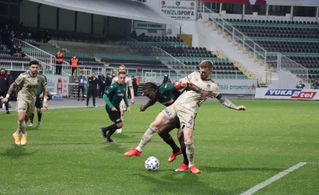Süper Lig: Y. Denizlispor: 0 - Fenerbahçe: 2 (İlk yarı)