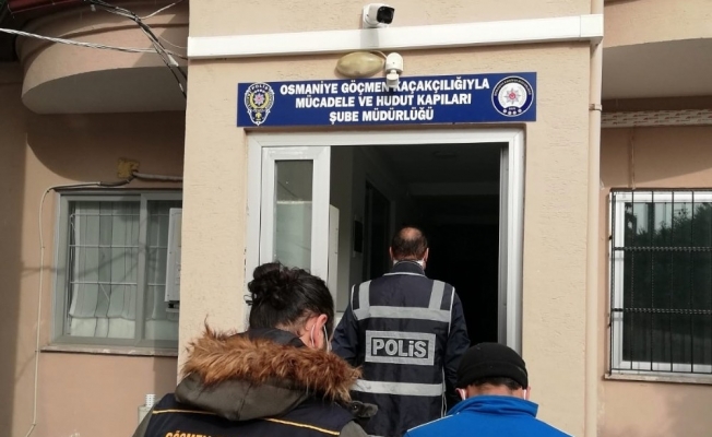 Türkiye’ye yasa dışı giren Suriyeli saklandığı barakada yakalandı