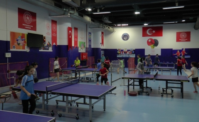 (Özel haber)Kayserili masa tenisçisi olimpiyatlara giden ilk Türk uyruklu masa tenisi sporcusu olmayı hedefliyor