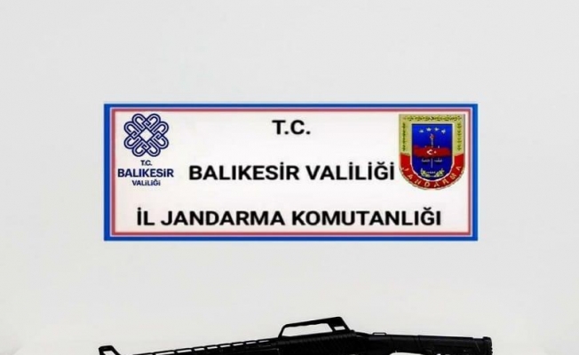 Balıkesir’de jandarma 15 aranan şahsı yakaladı