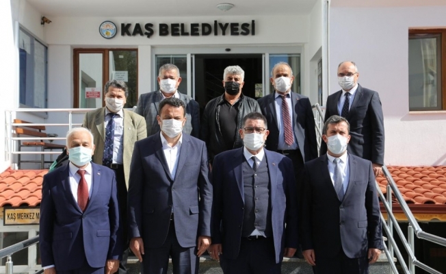 Başkan Ulutaş :" Esnafın taleplerini karşılama gayretindeyiz"