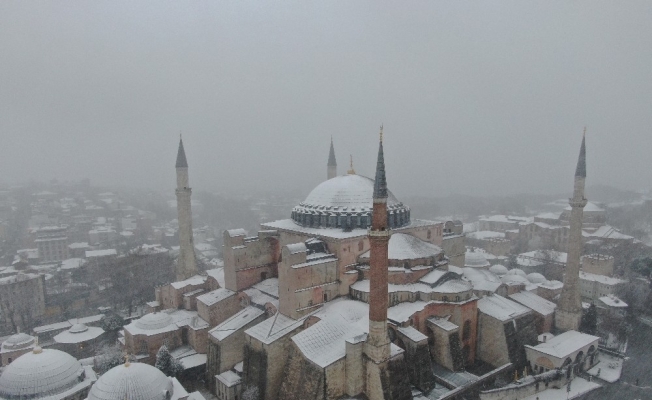 Beyaz gelinliğini giyen tarihi yarımada havadan görüntülendi