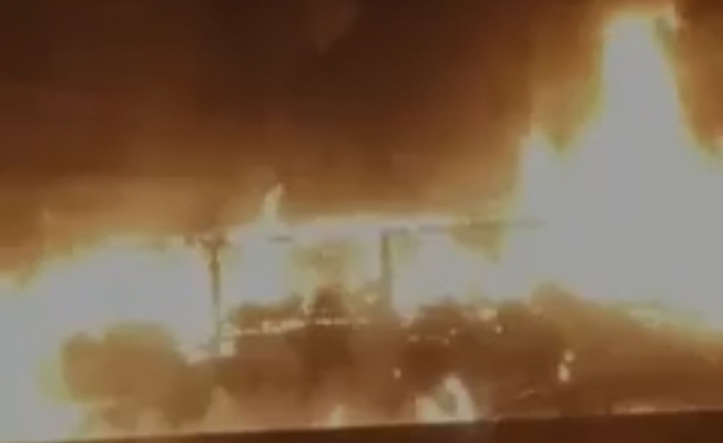 Bursa’da hareket halindeki kimyasal madde yüklü tır alevlere teslim oldu