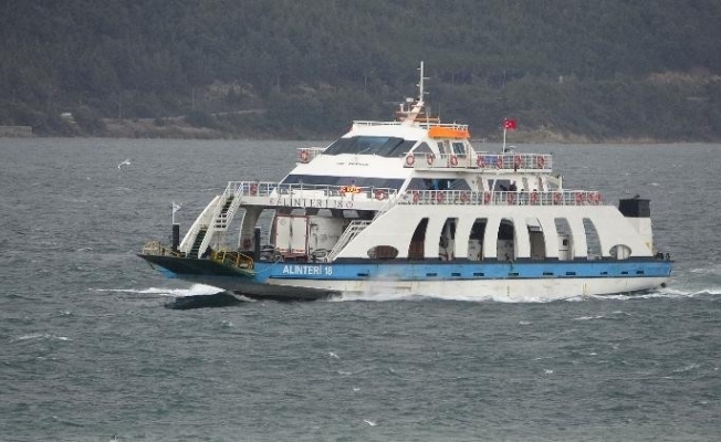 Çanakkale Boğazı’nda feribot seferleri yeniden başladı